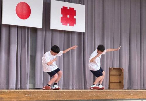 令和７年６月23日（月）　１年生 「青山スペシャルステージ」それぞれのよさや強みを披露