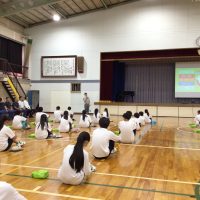 令和７年10月２日（木）　２年生 救命救急講習会　〜勇気ある行動が誰かの命を救う〜