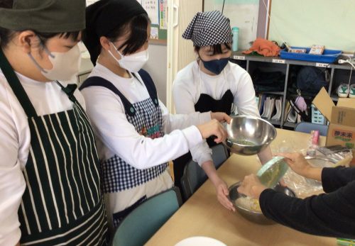 令和7年10月23日（木）　オープンクラスクッキー作り