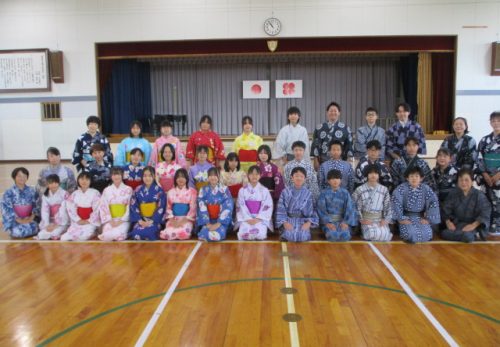 令和７年11月27日（水）　和装の授業（家庭科）