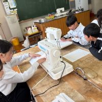 ５年　ミシンに挑戦！