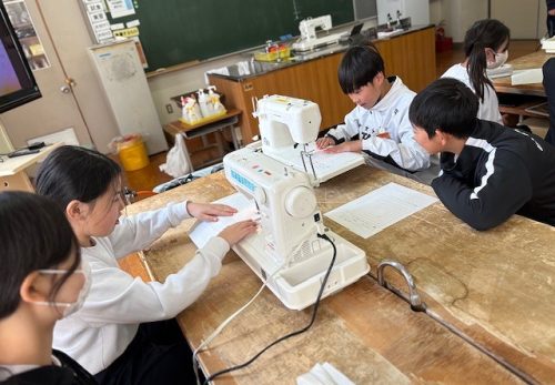 ５年　ミシンに挑戦！