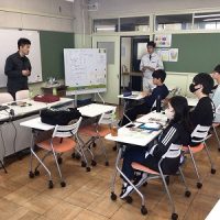 R7　３年生のキャリア学習で高校の先生による出前授業を行いました