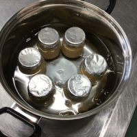 R7　パティシエの方からプリンの作り方を教えていただきました