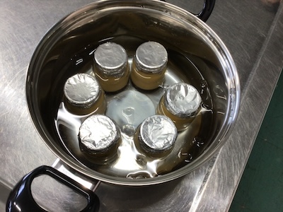 R7　パティシエの方からプリンの作り方を教えていただきました