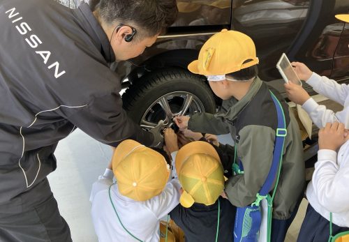 2年生　タイヤ交換したよ