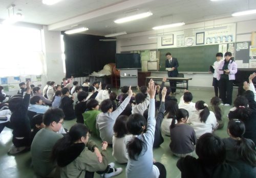 常磐小を柴橋市長さんが訪問！