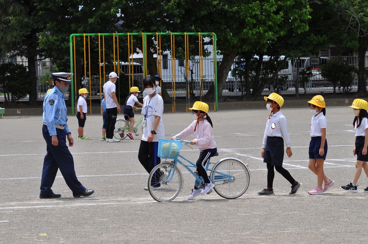 交通安全教室 小雨 岐阜市 自転車 小学校