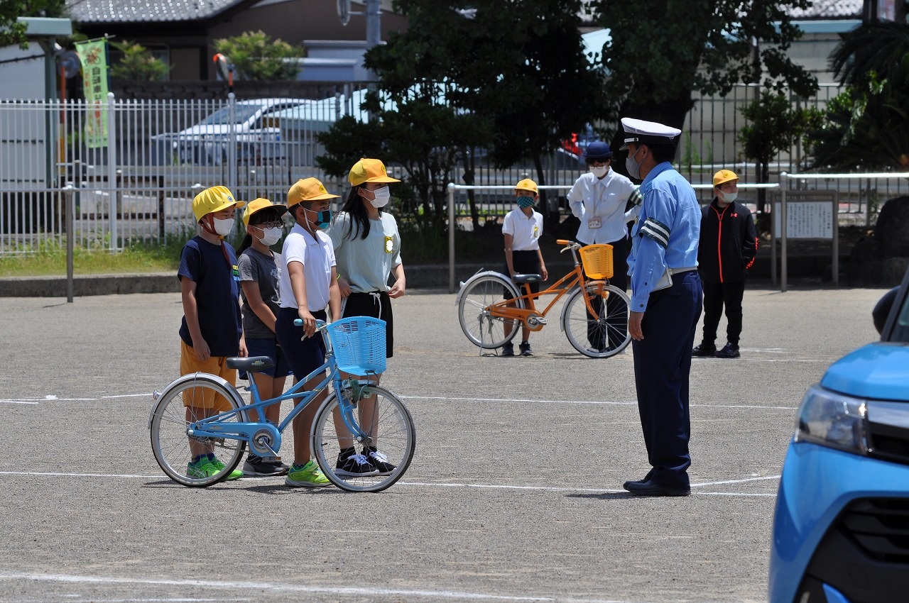 交通安全教室 小雨 岐阜市 自転車 小学校